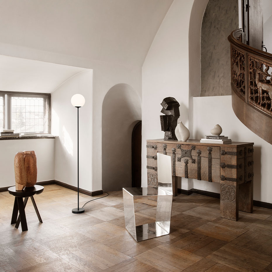 Model 1081 Golvlampa 182cm Opal Glass/Black