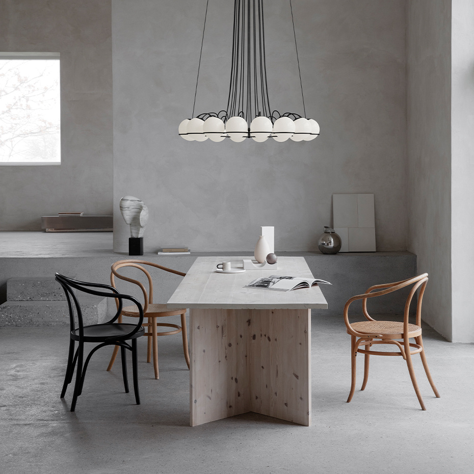 Model 2109/16/20 Ljuskrona Opal Glass/Black