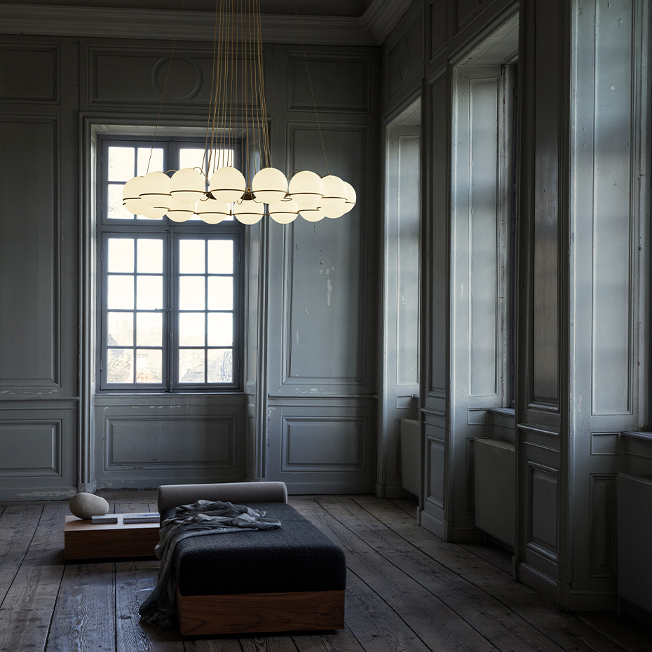 Model 2109/24/14 Ljuskrona Opal Glass/Champagne