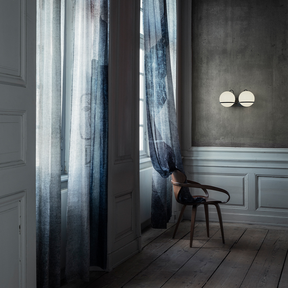 Model 238/2 Vägglampa Opal Glass/Champange