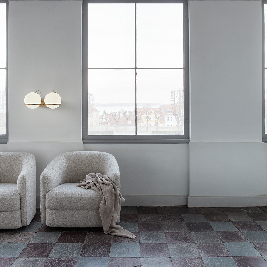 Model 237/2 Vägglampa Opal Glass/Black