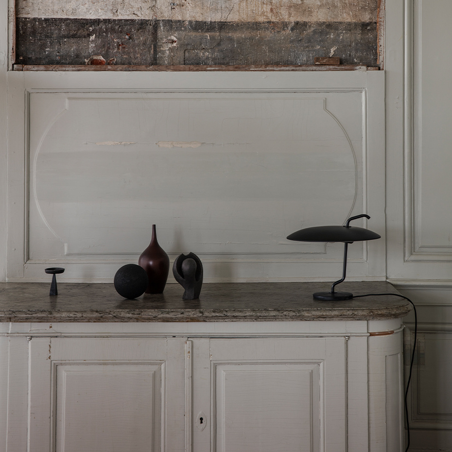 Model 537 Bordslampa Brass/White