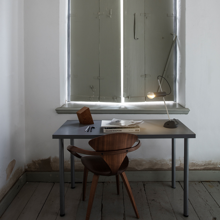 Model 566 Bordslampa Polished