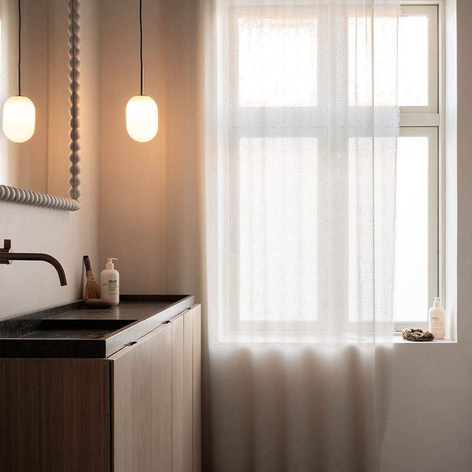 Noor Pendel Small Opalglas/Svart Krom