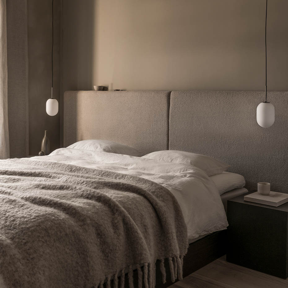 Noor Pendel Small Opalglas/Svart Krom