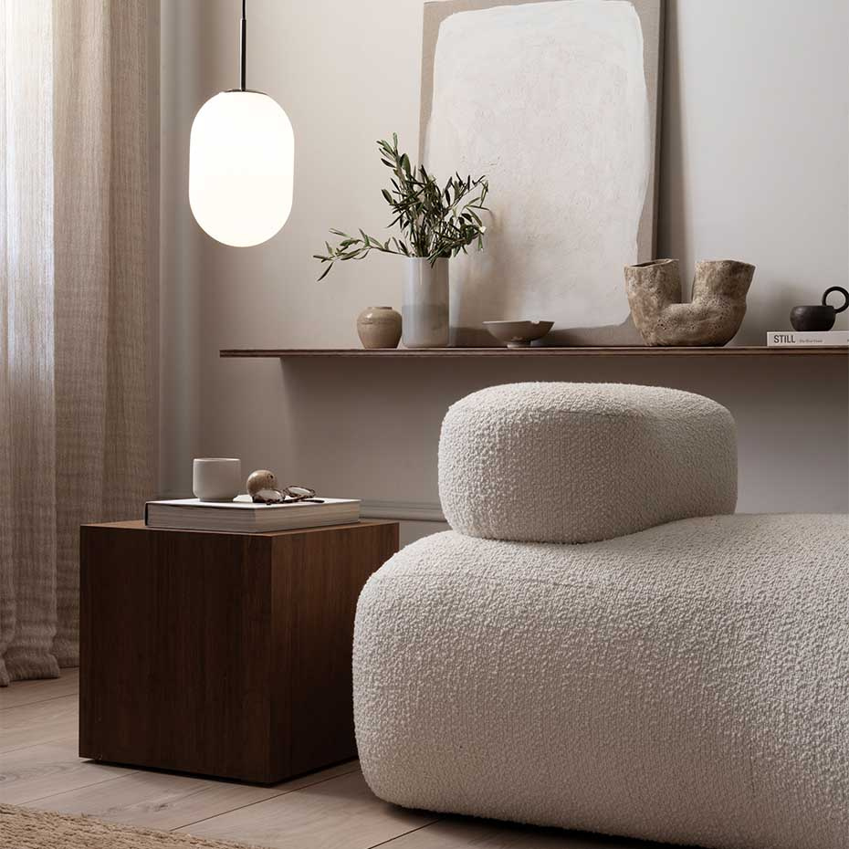 Noor Pendel Medium Opalglas/Svart Krom