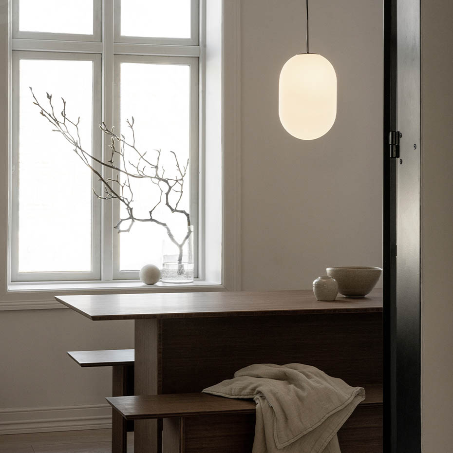 Noor Pendel Large Opalglas/Svart Krom