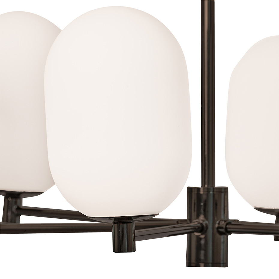 Noor Ljuskrona Opalglas/Svart Krom