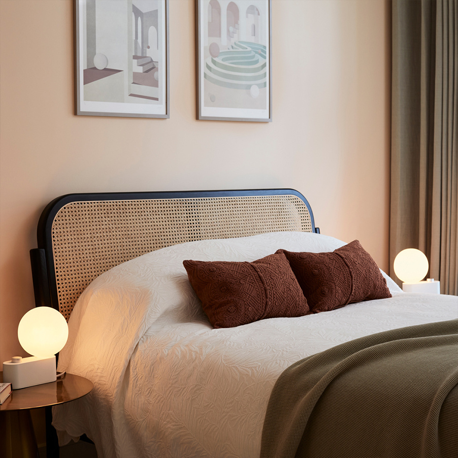 Alumina Bordslampa/Vägglampa Chalk + Sphere IV LED Blub