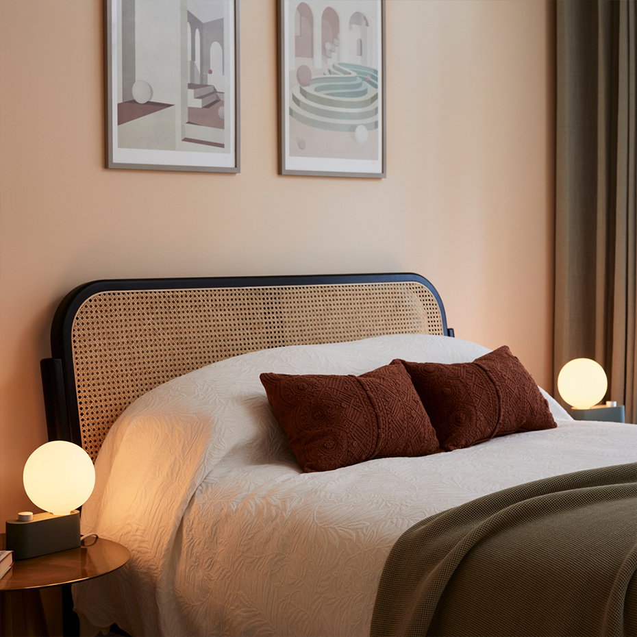 Alumina Bordslampa/Vägglampa Sage + Sphere IV LED Blub