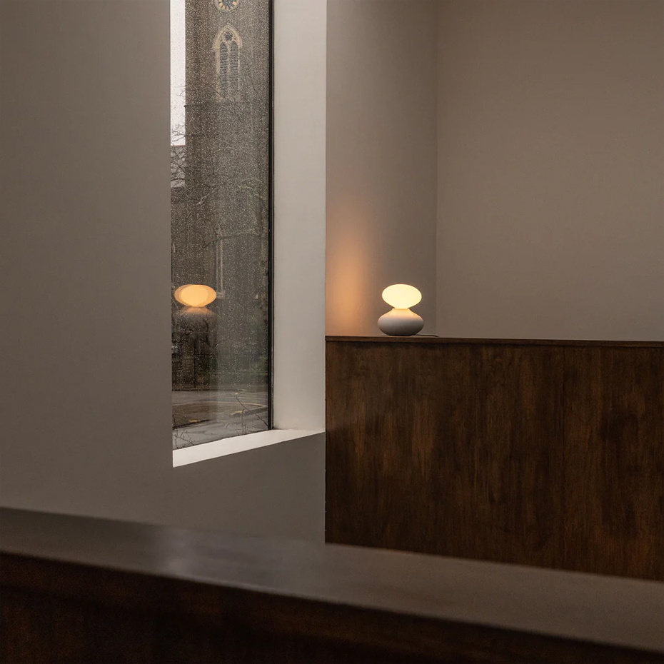 Reflection Oval Bordslampa + Oval LED Bulb