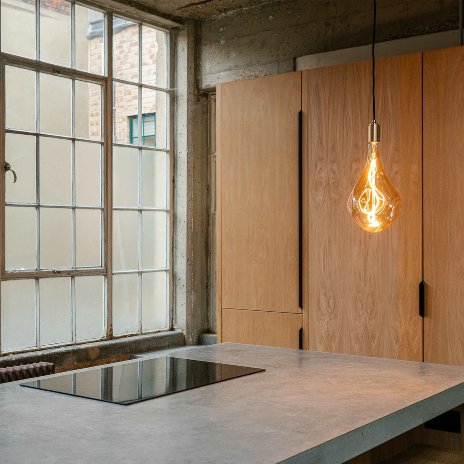 Voronoi III LED Bulb 5W (=25W) 2200K E27 Tinted V2