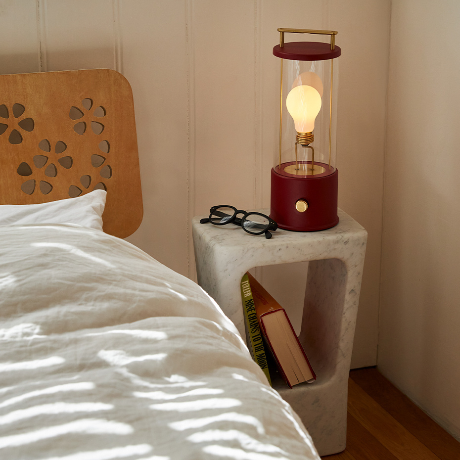 The Muse Portable Bordslampa Pomona Red IP44