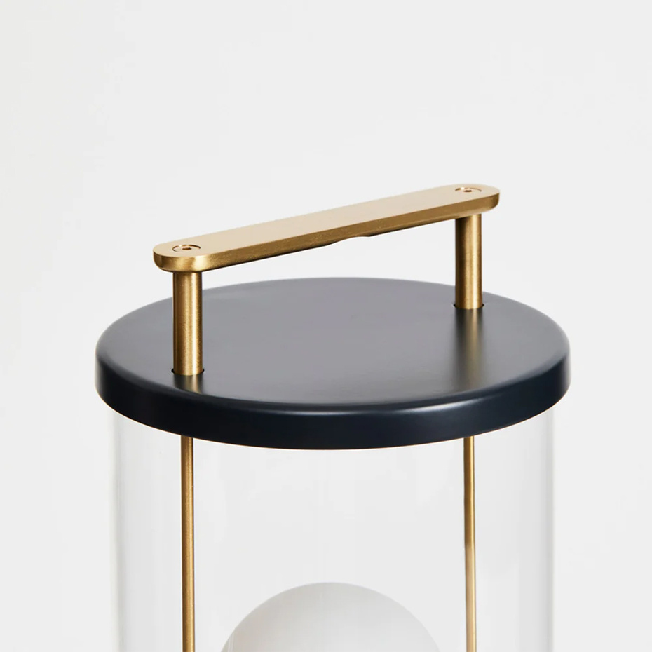 The Muse Portable Bordslampa Hackles Black IP44