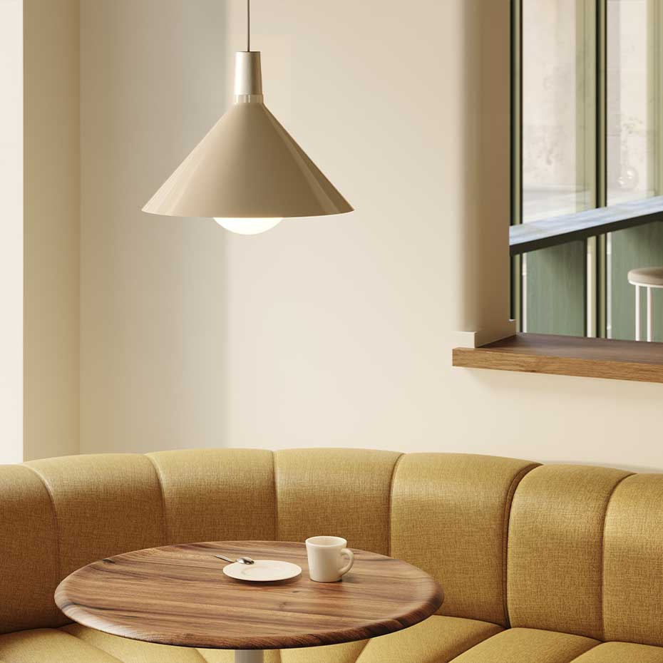 Bower Pendel Medium Oyster White + Sphere IV LED Blub