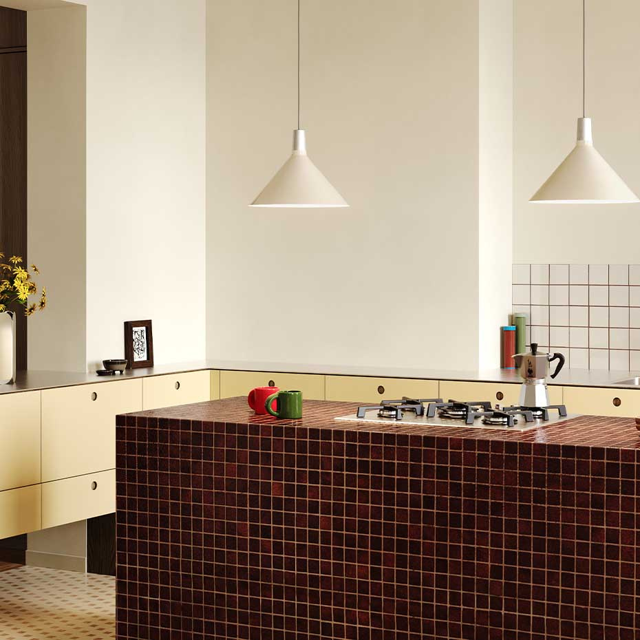 Bower Pendel Medium Oyster White + Sphere IV LED Blub