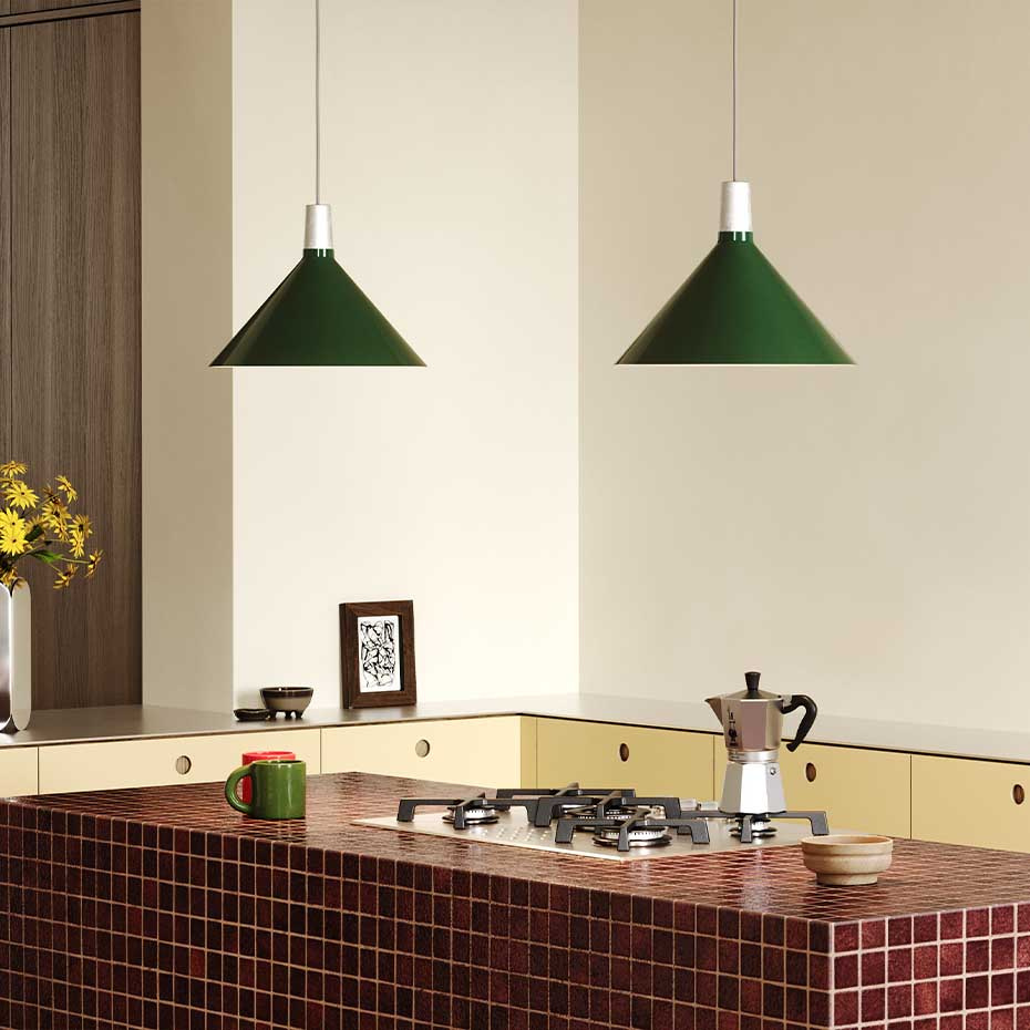 Bower Pendel Medium Dark Green + Sphere IV LED Blub