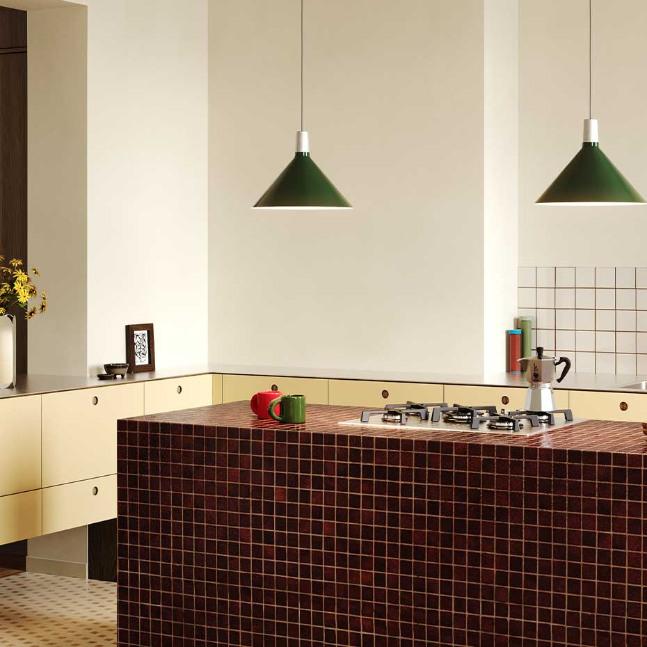 Bower Pendel Medium Dark Green + Sphere IV LED Blub