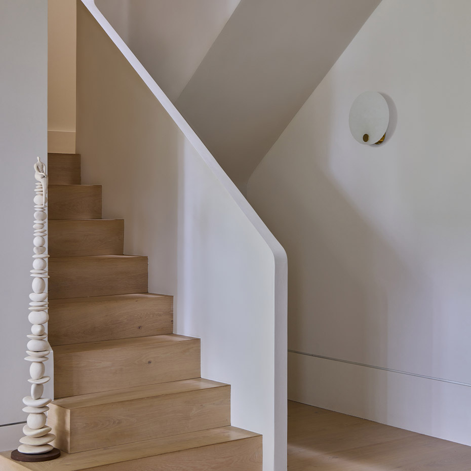 Magma Vägglampa Solid Brass & Polar White + Sphere II LED Bulb