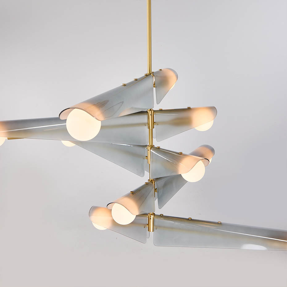 Sycamore 5 Ljuskrona Solid Brass & Dawn Grey Glass + Sphere III LED Bulbs