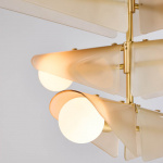 Sycamore 5 Ljuskrona Solid Brass & Dusk Pink Glass + Sphere III LED Bulbs Sycamore 5 Ljuskrona Solid Brass & Dusk Pink Glass + Sphere III LED Bulbs