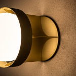 Loop Vägglampa Large Gold + Sphere IV LED Bulb IP44