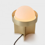 Loop Bordslampa Large Gold + Sphere IV LED Blub Loop Bordslampa Large Gold + Sphere IV LED Blub