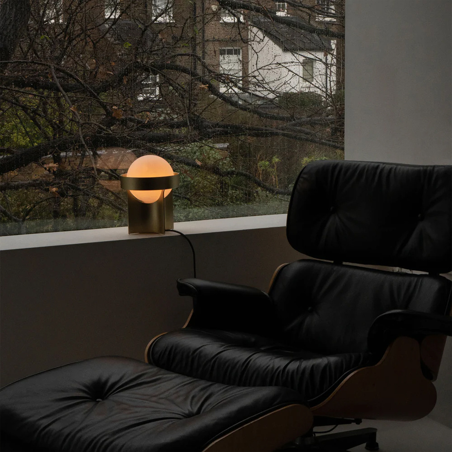 Loop Bordslampa Large Gold + Sphere IV LED Blub