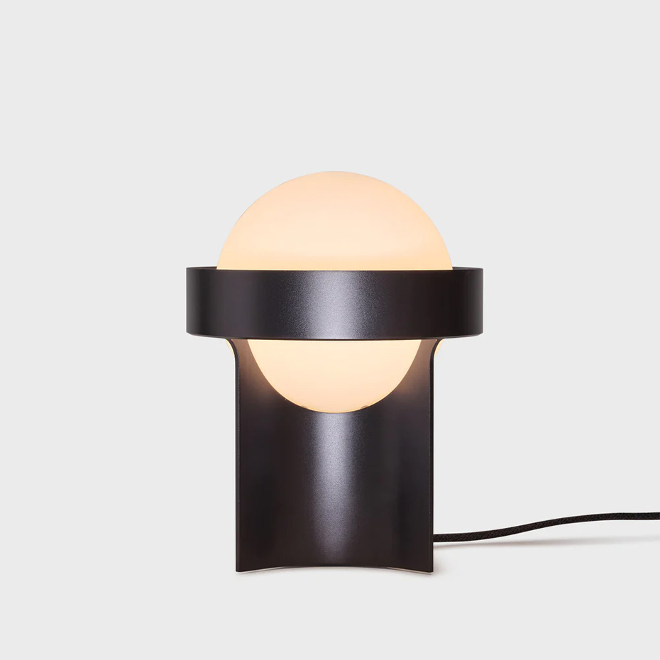 Loop Bordslampa Large Dark Grey + Sphere IV LED Blub