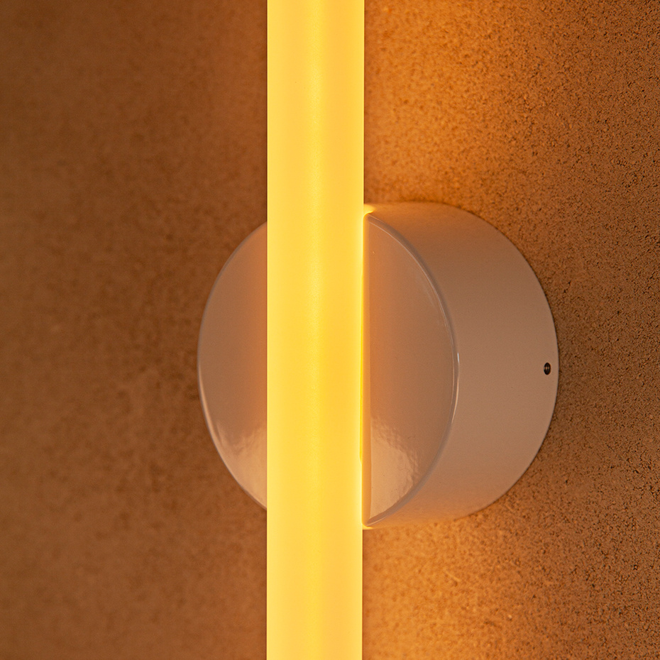 Kilter Vägglampa Long 2200K White IP44