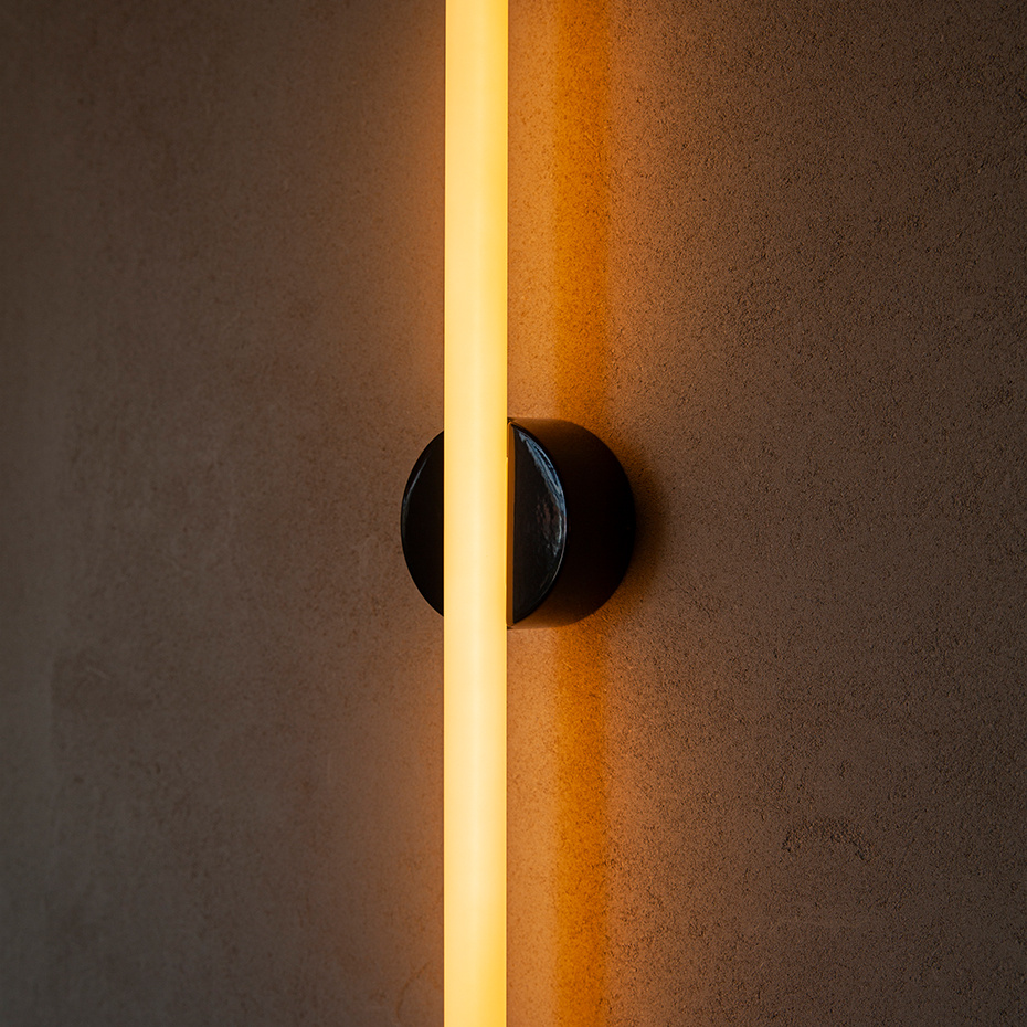 Kilter Vägglampa Long 2200K Dark Grey IP44