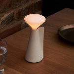 Mantle Portable Bordslampa Stone White + Mantle LED Bulb IP44 Mantle Portable Bordslampa Stone White + Mantle LED Bulb IP44