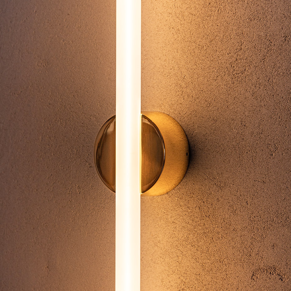 Kilter Vägglampa Long 2700K Solid Brass IP44