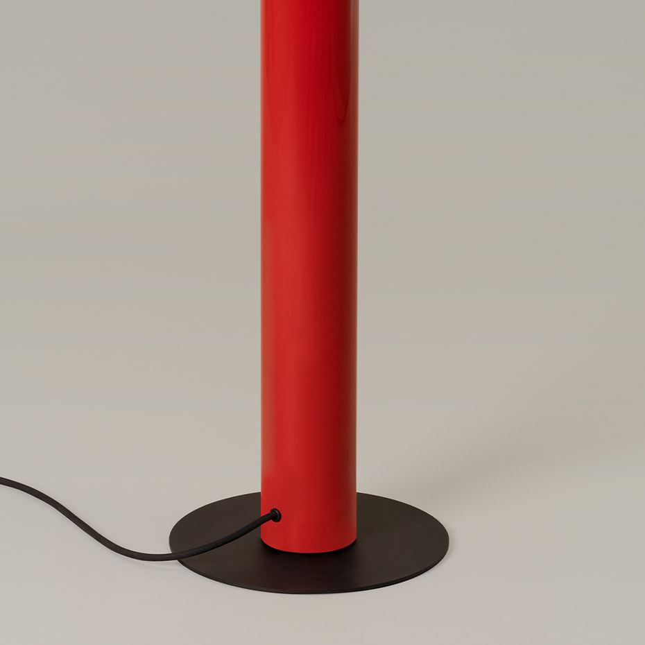 Tatu Golvlampa Pure Red