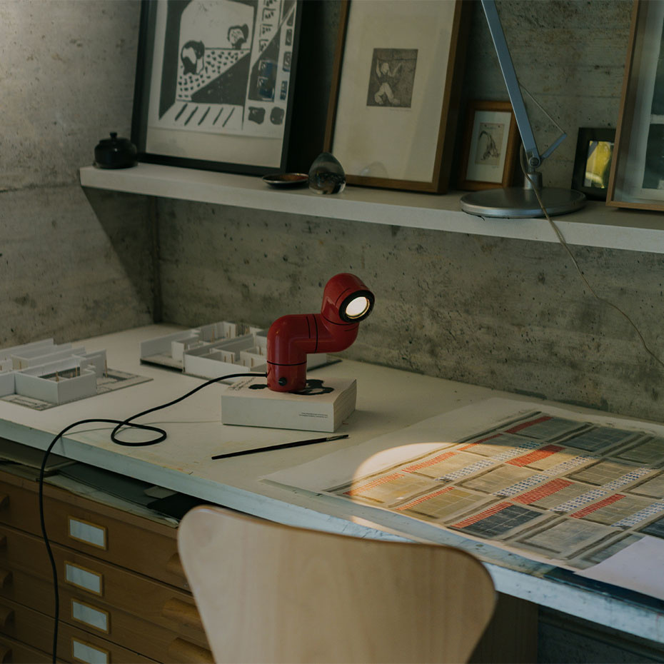 Tatu Bordslampa/Vägglampa Pure Red