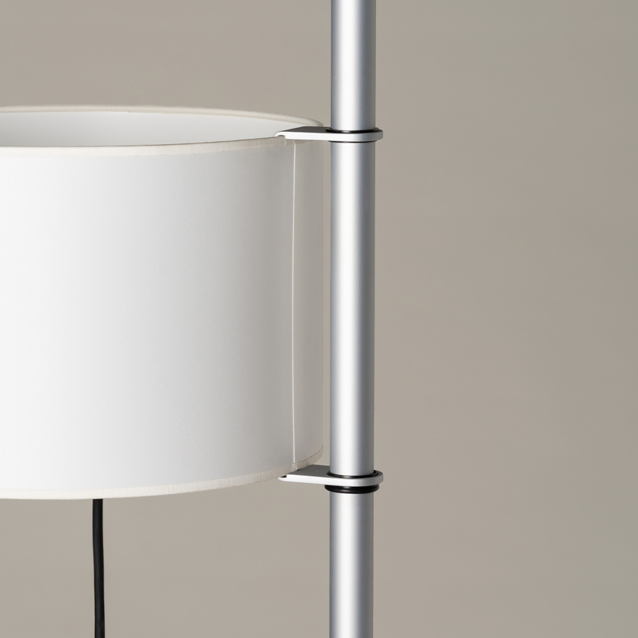 TMA Golvlampa Aluminum Grey/White Parchment