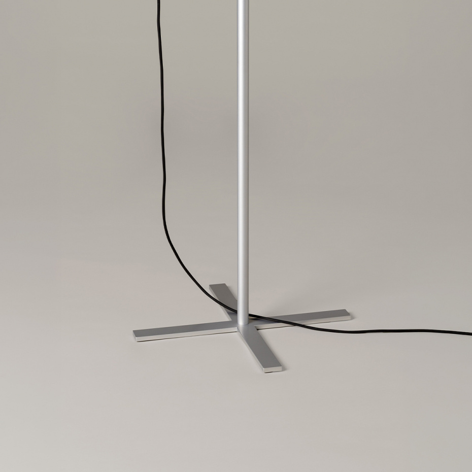 TMA Golvlampa Aluminum Grey/White Parchment