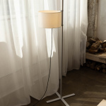 TMA Golvlampa Aluminum Grey/White Parchment TMA Golvlampa Aluminum Grey/White Parchment