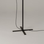 TMA Golvlampa Matt Black/White Parchment TMA Golvlampa Matt Black/White Parchment