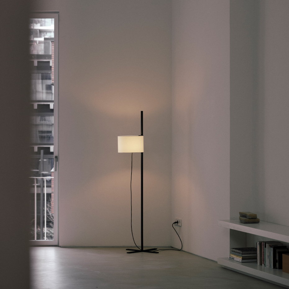 TMA Golvlampa Matt Black/White Parchment