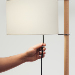 TMM Golvlampa Beech/White TMM Golvlampa Beech/White