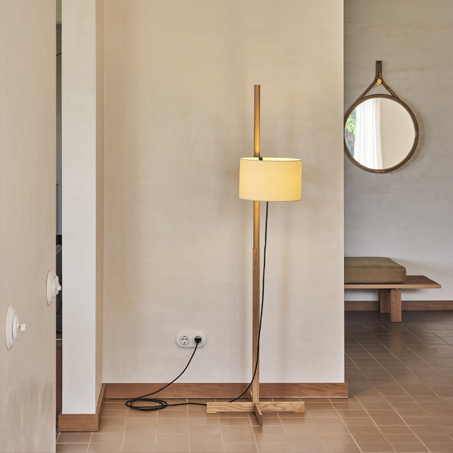 TMM Golvlampa Natural Oak/Beige
