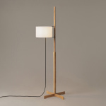 TMM Golvlampa Natural Oak/White Parchment TMM Golvlampa Natural Oak/White Parchment