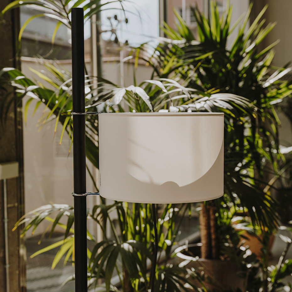 TMM Golvlampa Natural Oak/White