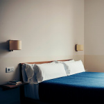 TMM Corto Vägglampa Walnut/White Med Kabel TMM Corto Vägglampa Walnut/White Med Kabel