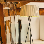 Tripode G5 Golvlampa Mustard Raw Color Ribbon Tripode G5 Golvlampa Mustard Raw Color Ribbon