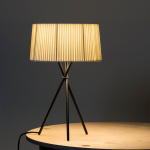 Tripode M3 Bordslampa Green Raw Color Ribbon Tripode M3 Bordslampa Green Raw Color Ribbon