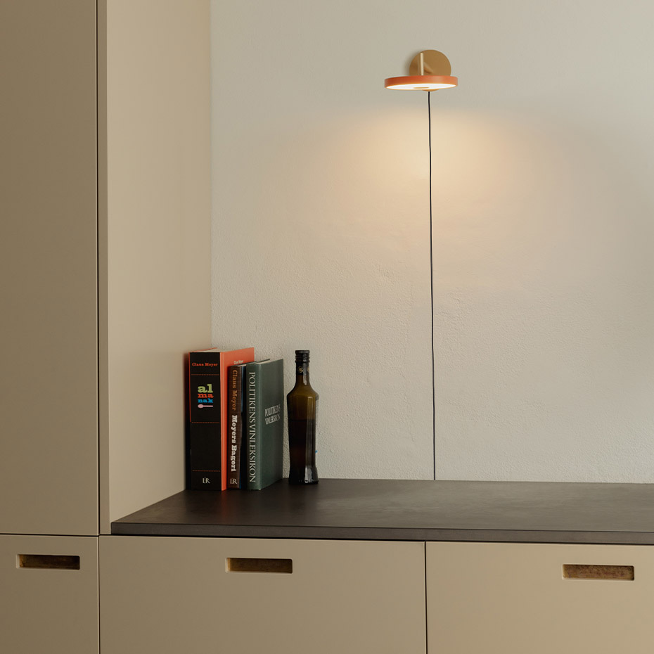 Asteria Vägglampa Short Nuance Mist