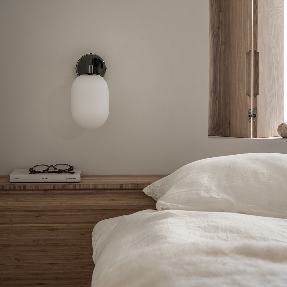 Noor Vägglampa Opalglas/Svart Krom