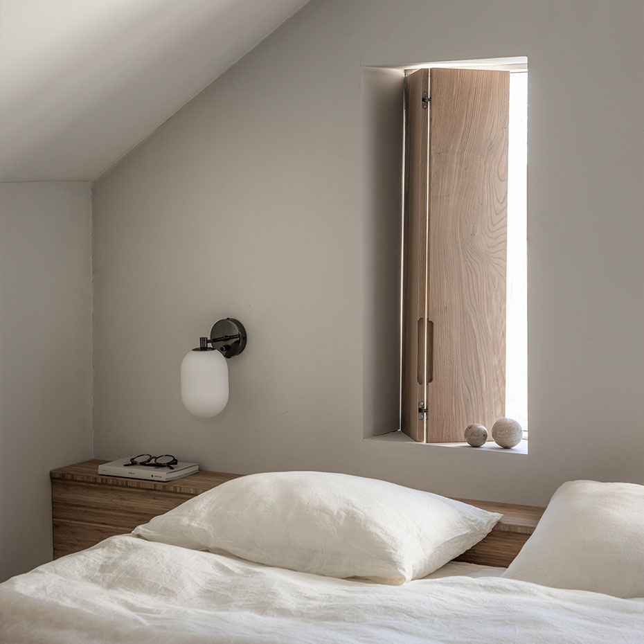 Noor Vägglampa Opalglas/Svart Krom